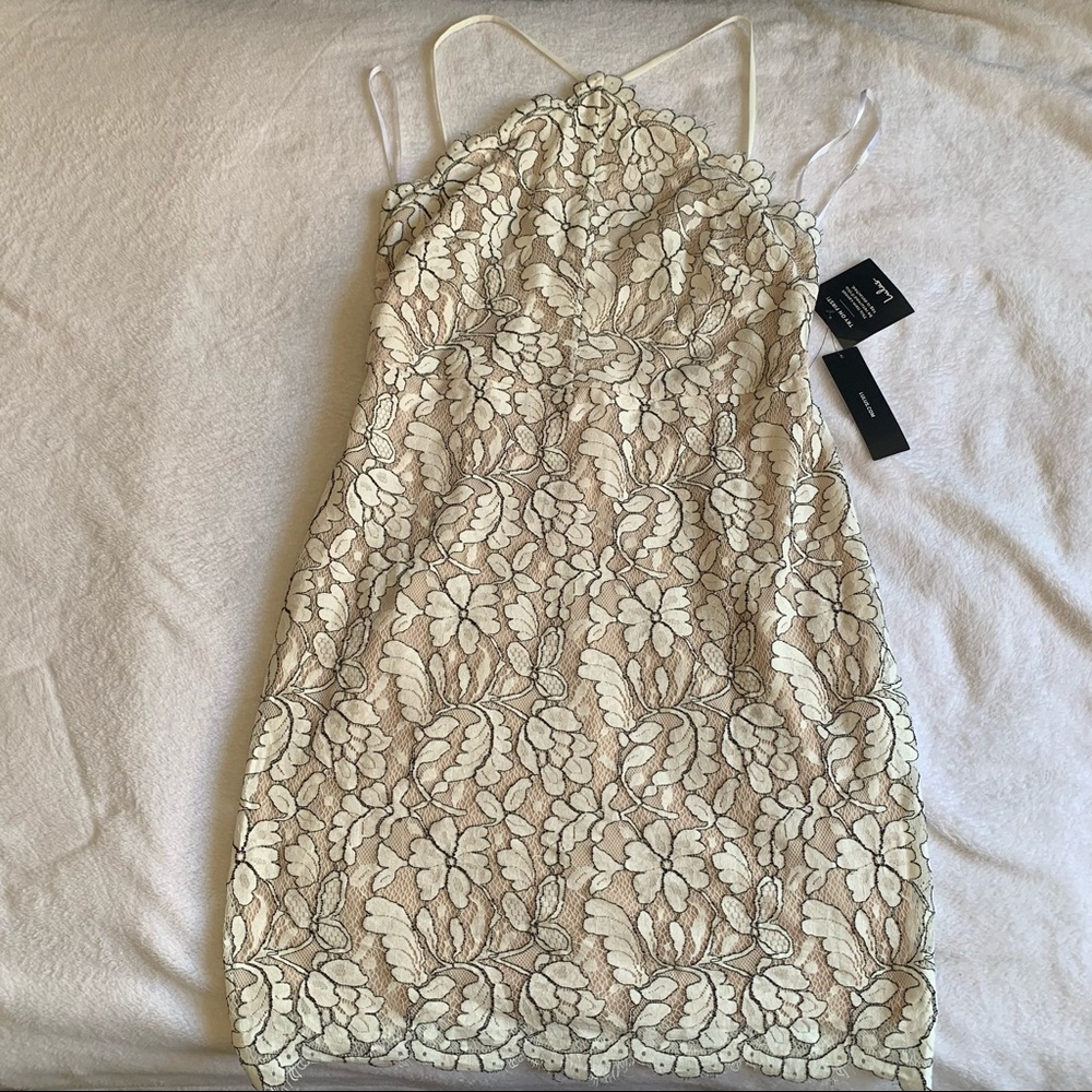 NWOT LULUS MINI WHITE LACE DRESS (bridal/cocktail)
